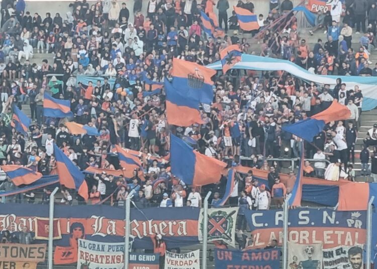 Regatas, dueño del clásico en el Estadio San Nicolás