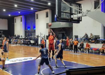 Básquet: comenzaron las semifinales de la Primera local y ganaron Somisa A y Defensores A