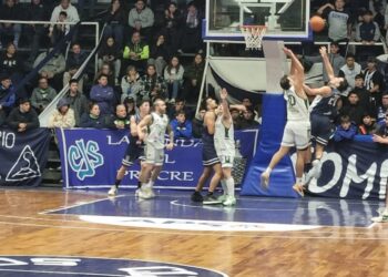 Somisa perdió el invicto como local ante Pérfora y tiene que ir Plaza Huincul a ganar los dos juegos para meterse en los cuartos