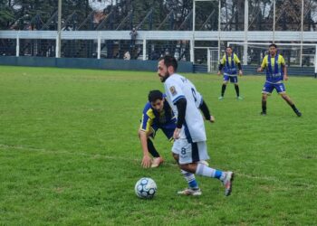 Somisa goleó a 12 de Octubre y manda en el Clausura