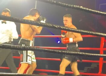 Intensa pelea de boxeo en el Estadio GOES de Montevideo termina en controversial empate para el nicoleño Wenceslao «El Águila» Gutierrez.