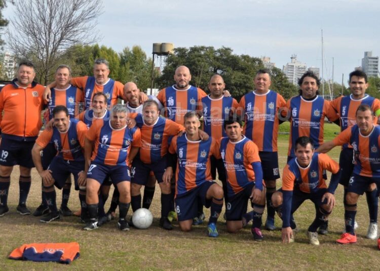 Regatas se consagro campeón del Torneo Apertura +50 de fútbol Senior