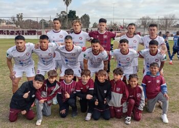 Bertacín hizo justicia con un golazo en el final y Defensores rescató un empate ante El Linqueño