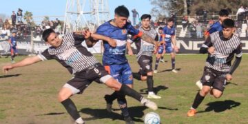 La Emilia superó a Regatas y se prende en la pelea