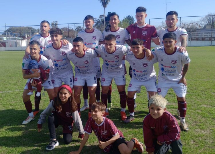 Defensores cerró la temporada con triunfo en el Salomón Boeseldín