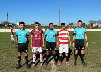 Defensores arrasó y quedó como único líder del Clausura