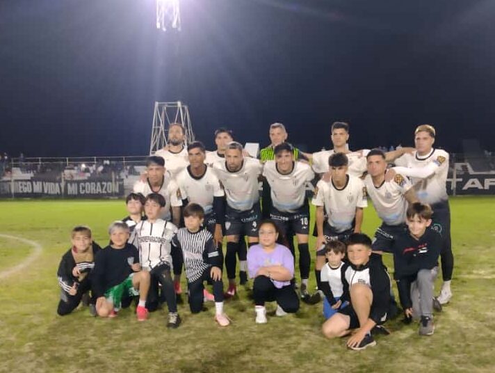 Hat-trick de Leandro Fernández y triunfo de La Emilia en el Clausura