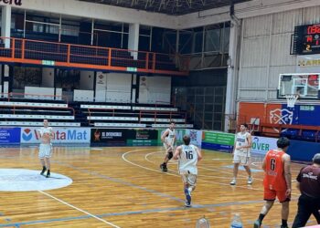 Regatas A y Defensores B ganaron en la continuidad de la octava fecha