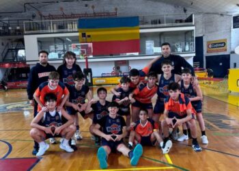 Regatas San Nicolás U13 brilló en Bahía Blanca y avanzó a la cuarta fase de la Liga Federal Formativa