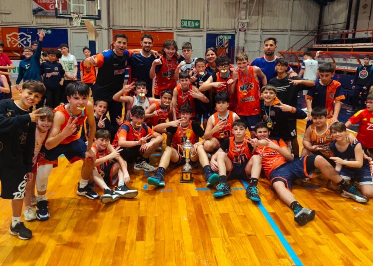 Regatas se consagró campeón provincial U13 en La Ribera