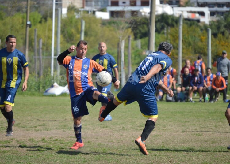 El Senior tuvo otra jornada cargada de acción en el predio de Regatas