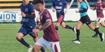 Regatas goleó a Defensores y se mantiene en zona de clasificación