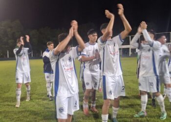 Somisa le ganó a Regatas y llegó a la cima del Torneo