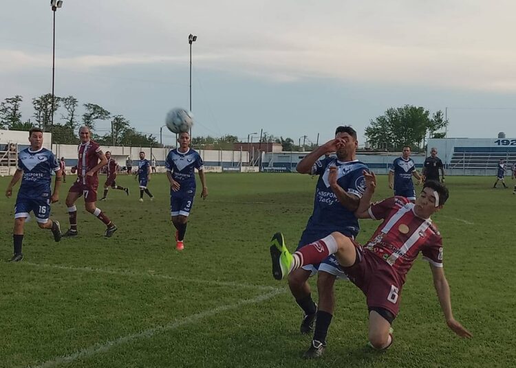 Defensores no pudo y Villa Belgrano se quedó con la etapa regional de la Copa Senior