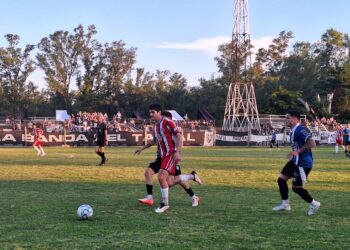 La Emilia venció a Paraná de San Pedro en un partido caliente