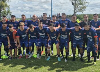 Regatas sufrió al final, pero avanzó a semifinales del Clausura “Héctor Storti”