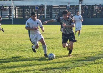 La Emilia y Somisa no se sacaron ventajas en el duelo de arriba