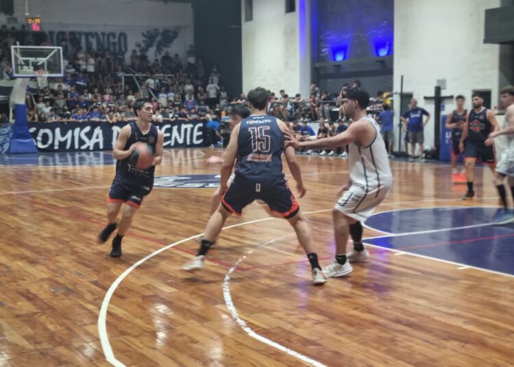 Regatas forzó el tercer juego tras vencer con autoridad a Somisa 98-79