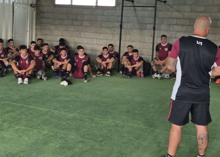 Defensores puso primera: arrancó la pretemporada 2026 y sumó un nuevo refuerzo