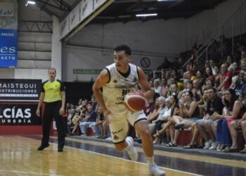 Pergamino Básquet y el nicoleño Nico Rodriguez cerraron con derrota su raid entrerriano