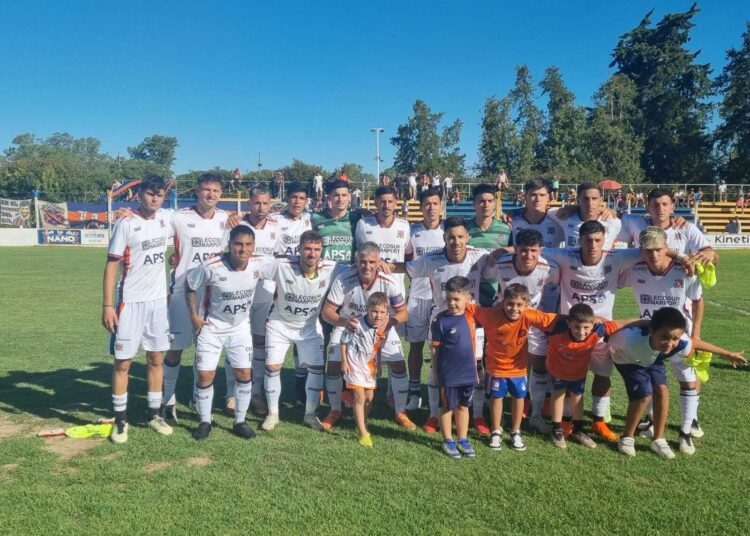 Regatas empató en Olmos y cerró su participación en el Regional Amateur