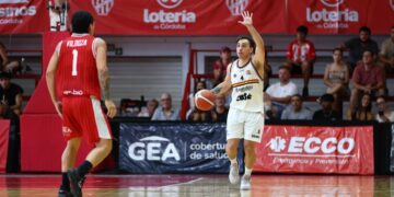 Los puntos de Víctor Fernández no le alcanzaron a San Martín ante La Gloria en Córdoba