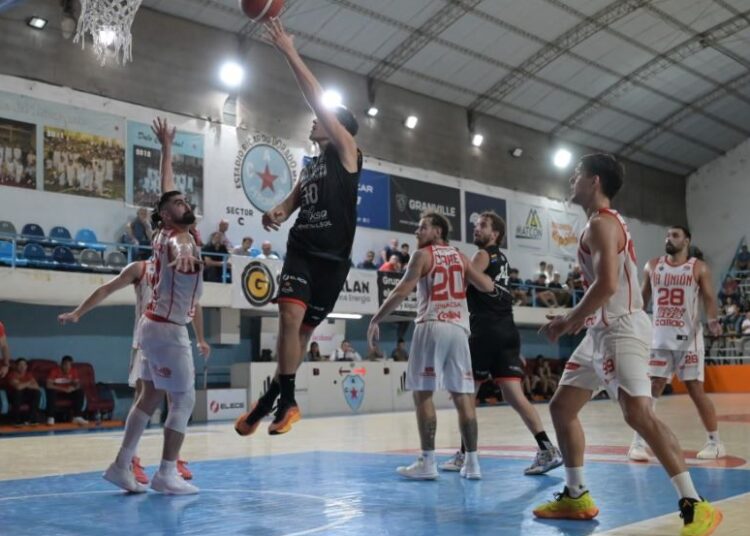 El Nicoleño Nico Rodríguez brilló, pero Pergamino Básquet volvió a caer ante La Unión