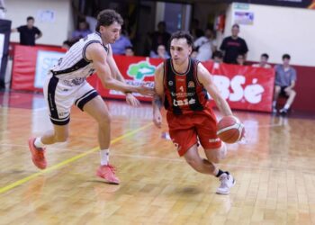 San Martín y Fernandez lo cerraron mejor y venció a Peñarol en un partidazo en el Fortín