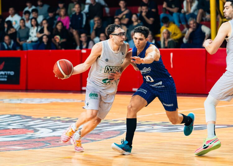 Ferro no lo pudo cerrar pese a un gran Defelippo y cayó ante Regatas en Corrientes