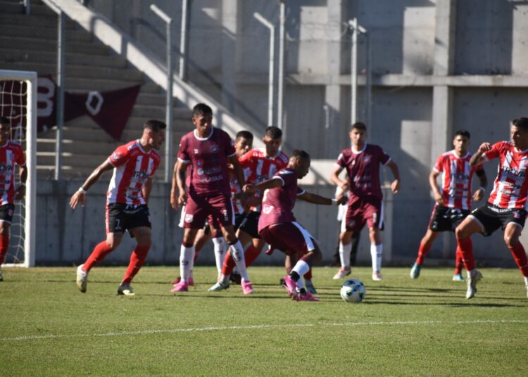 Defensores en la primera arranca ante Gimnasia y Esgrima en casa