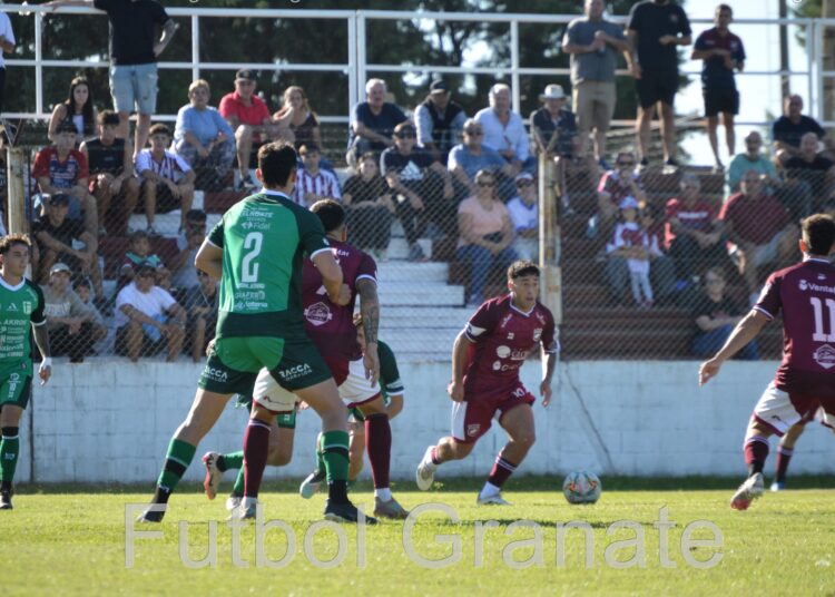 Federal A: empate agónico de Defensores y Douglas sigue perfecto en la cima