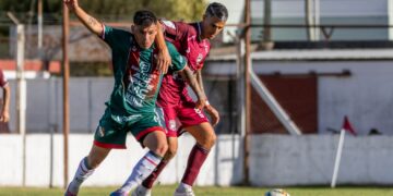 Douglas manda y Defensores se afirma como escolta en una fecha que dejó de todo