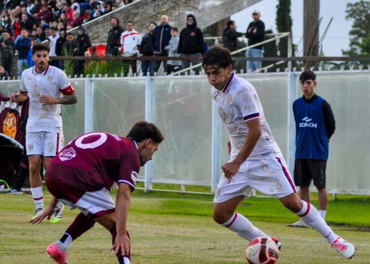 Defensores dio pelea pero cayó en un partidazo ante Douglas Haig