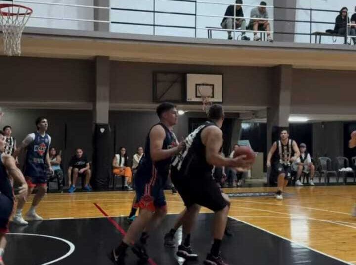 Regatas A pegó primero en La Emilia y se quedó con un sólido triunfo