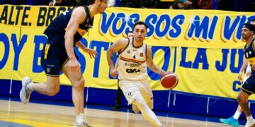 Pese al gran partido del nicoleño Víctor Fernández, Boca golpeó otra vez con un final épico y quedó 2-0