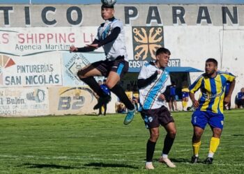 Paraná pegó en los momentos justos y venció a 12 de Octubre