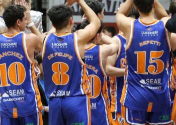 Regatas trabajó duro para seguir invicto en casa