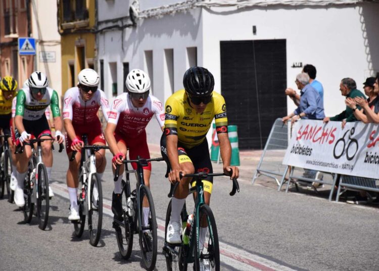 El ciclista nicoleño Federico Velazquez de San Nicolas a Asturias
