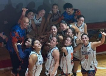 Regatas lider e invicto en la Rosarina