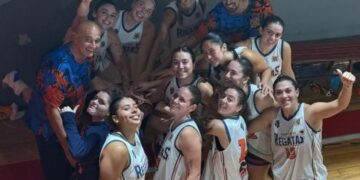 Regatas lider e invicto en la Rosarina