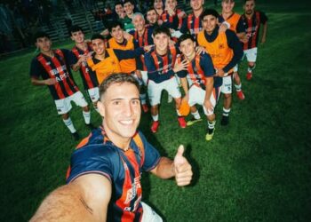 Regatas le quitó el invicto a La Emilia y alcanzó la cima del Apertura