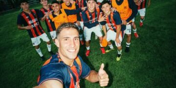 Regatas le quitó el invicto a La Emilia y alcanzó la cima del Apertura