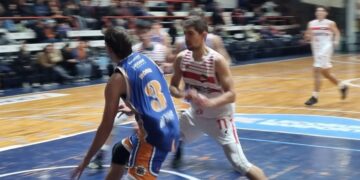 Aplastante victoria de Regatas ante el Pincha