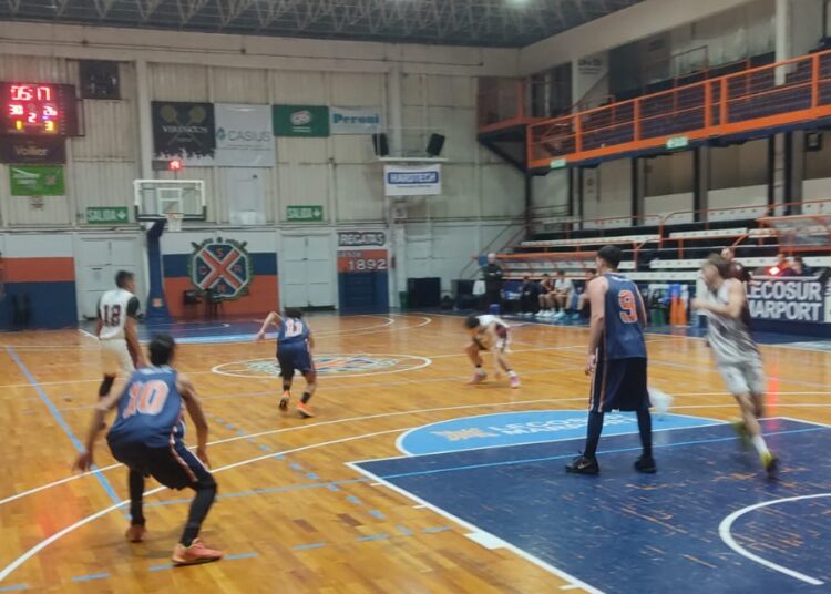 Regatas A y Defensores festejaron en “La Ribera”