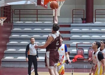 Defensores y Sacachispas cerraron la octava fecha con contundentes victorias