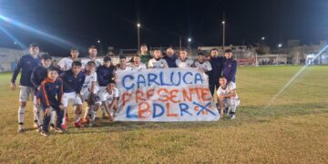 Regatas salvó el punto en el final