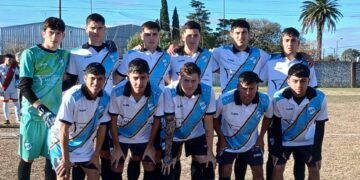 Paraná golpeó rápido y sigue en zona de clasificación