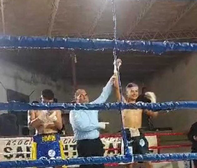 Kevin Mosconi cayó por puntos en Santo Tomé tras una destacada actuación
