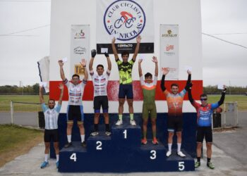 El ciclismo volvió a brillar en San Nicolás con una gran jornada en la pista del Club Ciclista