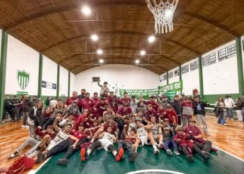 Defensores se quedó con el clásico de Villa Ramallo y sigue prendido arriba